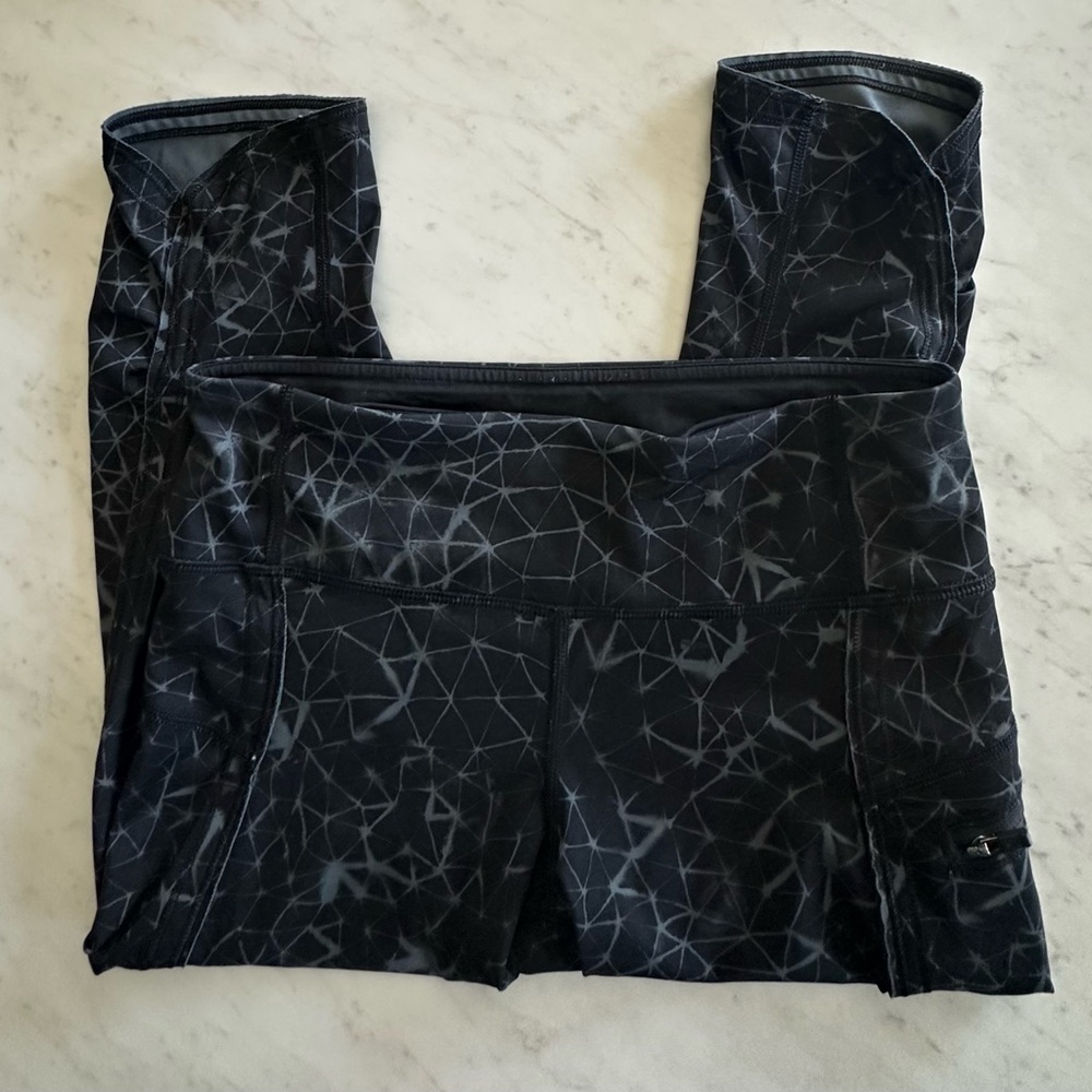 Lululemon Athletica Pedal Pace crop leggings “Star Crushed Coal black print” - Picture 4 of 7
